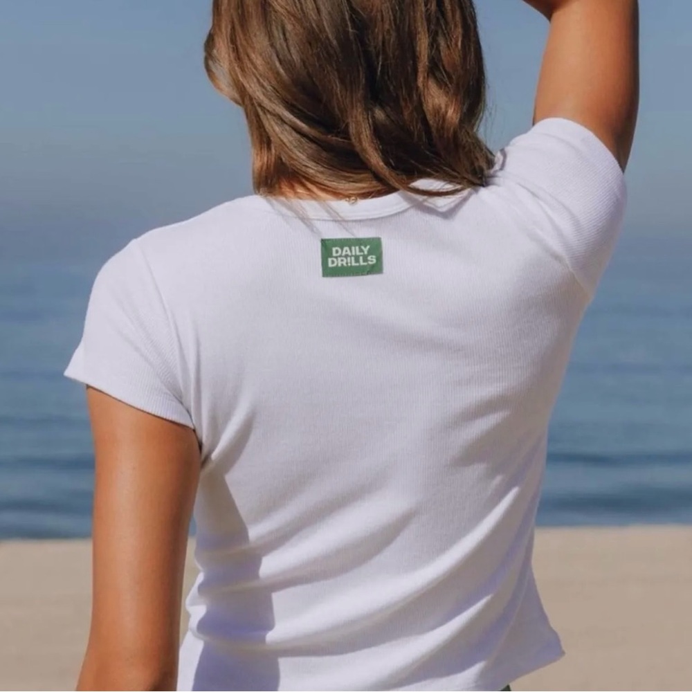Daily drills white ribbed tee